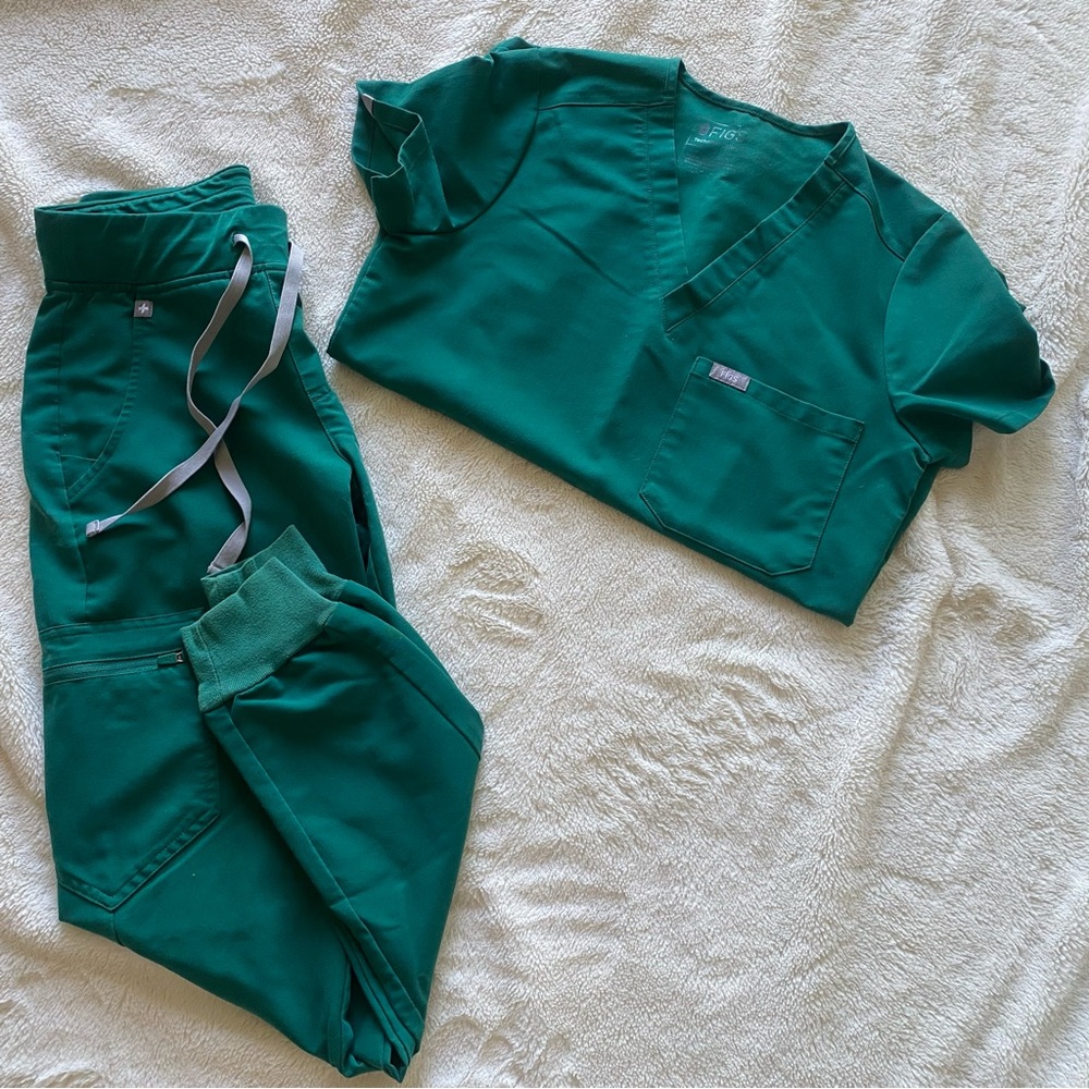 Figs scrubs